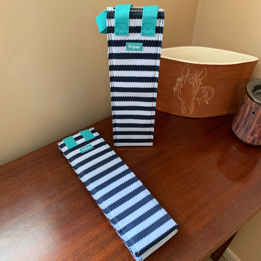 2 - 31 Bottle Thermal totes NWOT